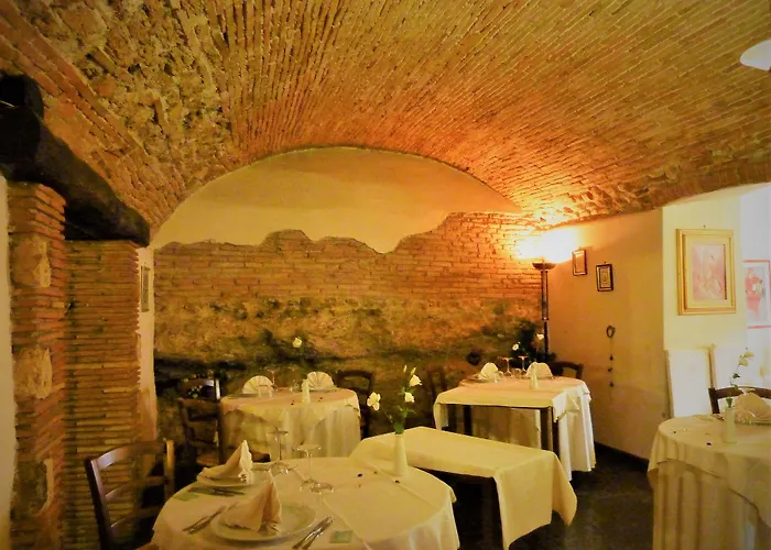 فندق La Rocca 3*